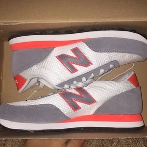 NEW BALANCE TENNIS SHOES